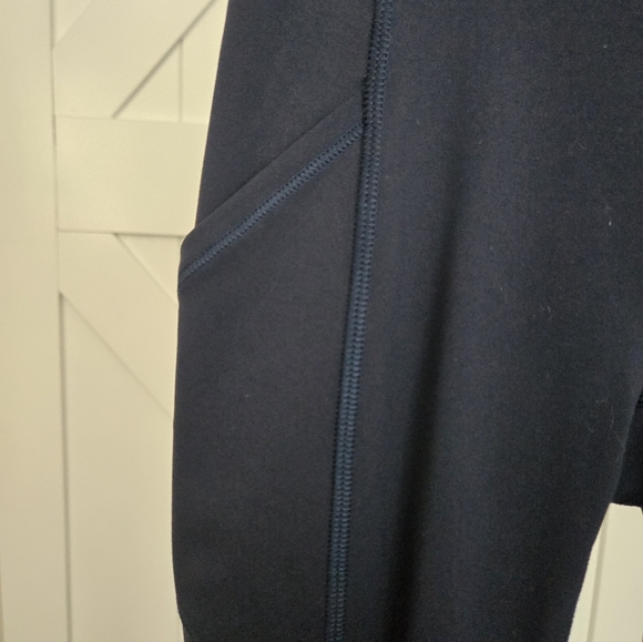 LULULEMON BUNDLE 4 Leggings, 1 Short, 1 Top SIZE 2 - Picture 4 of 16